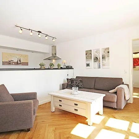 Traumurlaub Im Schloss Hohen Niendorf 아파트