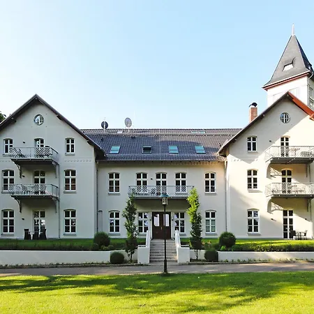 Traumurlaub Im Schloss Hohen Niendorf Apartmán